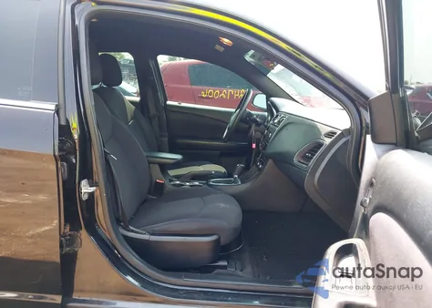 2013 Chrysler 200 Lx z USA, uszkodzony, nr VIN 1C3CCBAB2DN735284